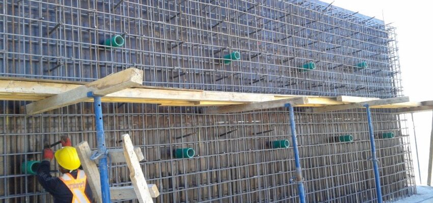 Retaining wall